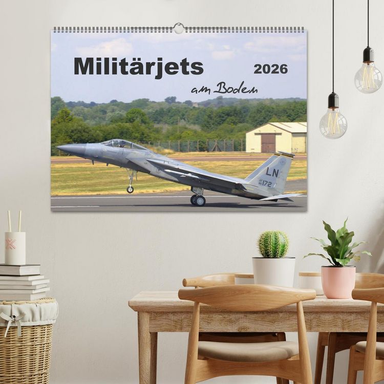 Produktbild: Milit&auml;rjets am Boden (Wandkalender 2026 DIN A2 quer), CALVENDO Monatskalender