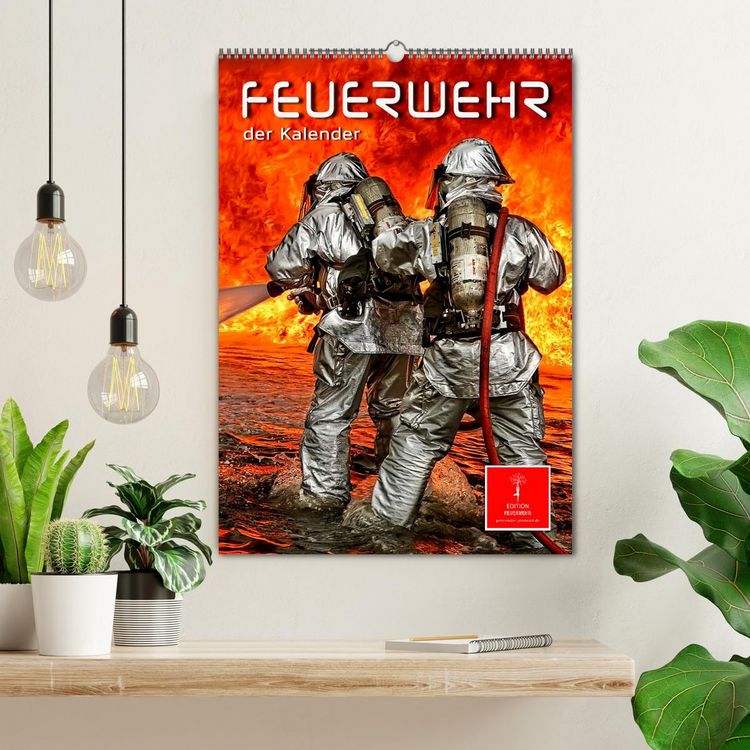 Produktbild: Feuerwehr - der Kalender (Wandkalender 2026 DIN A2 hoch), CALVENDO Monatskalender