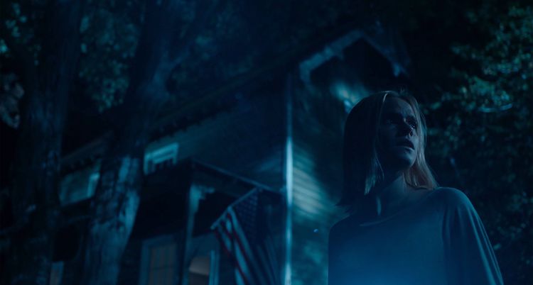 Produktbild: What Lies Below