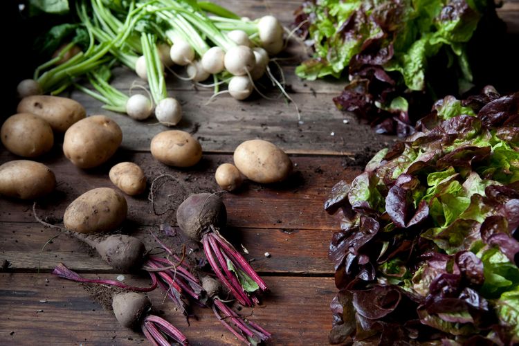 Produktbild: Zum Gl&uuml;ck Gem&uuml;se. 350 Gem&uuml;serezepte f&uuml;r alle Jahreszeiten