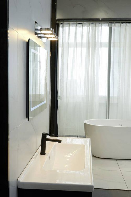Produktbild: LightMe LM85632 LED-Spiegelleuchte LED GX53 6W Chrom