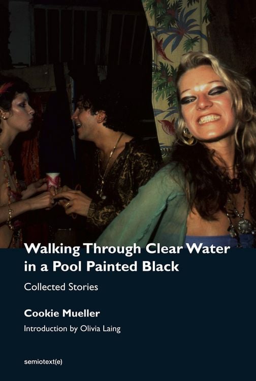 Produktbild: Walking Through Clear Water in a Pool Painted Black, new edition