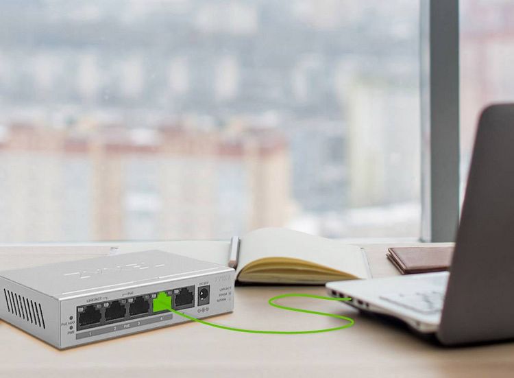 Produktbild: ZyXEL GS1005HP-EU0101F GS1005HP-EU0101F Netzwerk Switch 5 Port 2000MBit/s PoE-Funktion