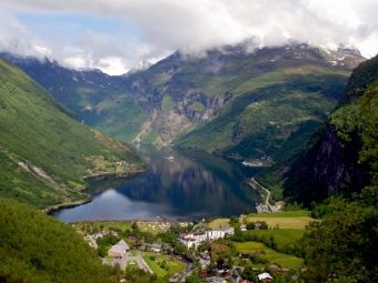 Produktbild: CALVENDO Puzzle Geiranger Fjord, Norwegen | 1000 Teile Lege-Gr&ouml;&szlig;e 64x48cm Foto-Puzzle f&uuml;r gl&uuml;ckliche Stunden