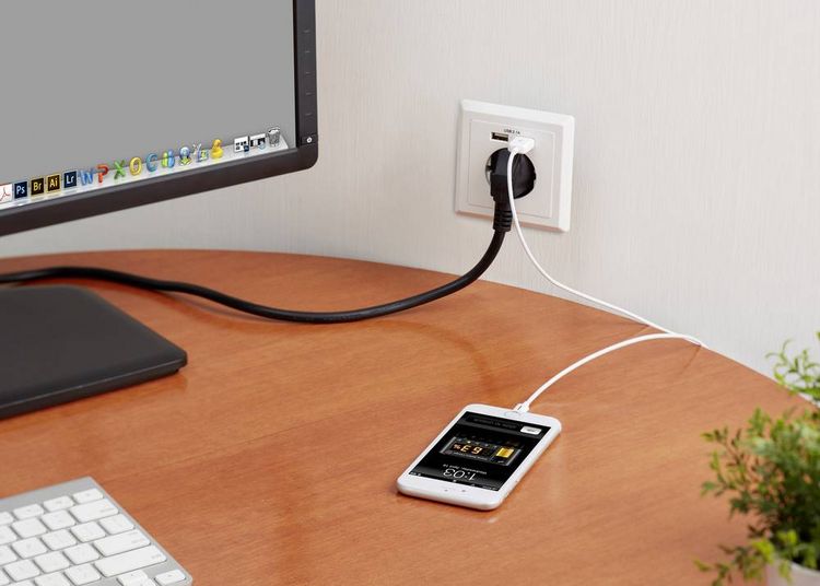 Produktbild: Sygonix SY-5045294 Einbau-Steckdose erh&ouml;hter Ber&uuml;hrungsschutz, mit USB-Ladeausgang IP20 Wei&szlig;