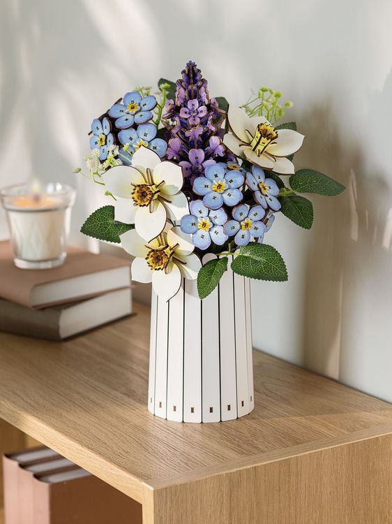 Produktbild: Revell Holzblumen Flowers Blossom Festival mit Vase & Duftring