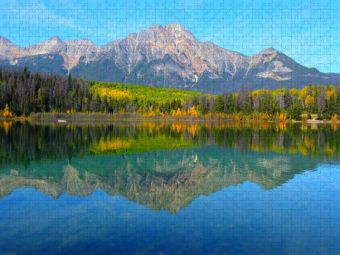 Produktbild: CALVENDO Puzzle Spiegel der Berge - Pyramid Lake im Jasper Nationalpark | 1000 Teile Lege-Gr&ouml;&szlig;e 64x48cm Foto-Puzzle f&uuml;r gl&uuml;ckliche Stunden