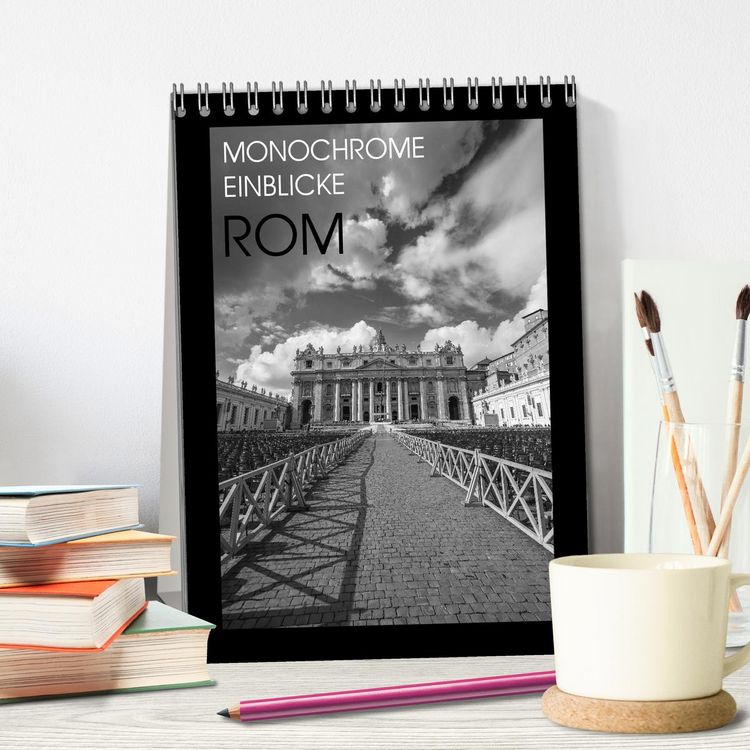 Produktbild: Monochrome Einblicke Rom (Tischkalender 2026 DIN A5 hoch), CALVENDO Monatskalender