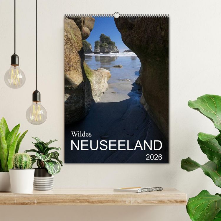 Produktbild: Wildes Neuseeland (Wandkalender 2026 DIN A2 hoch), CALVENDO Monatskalender