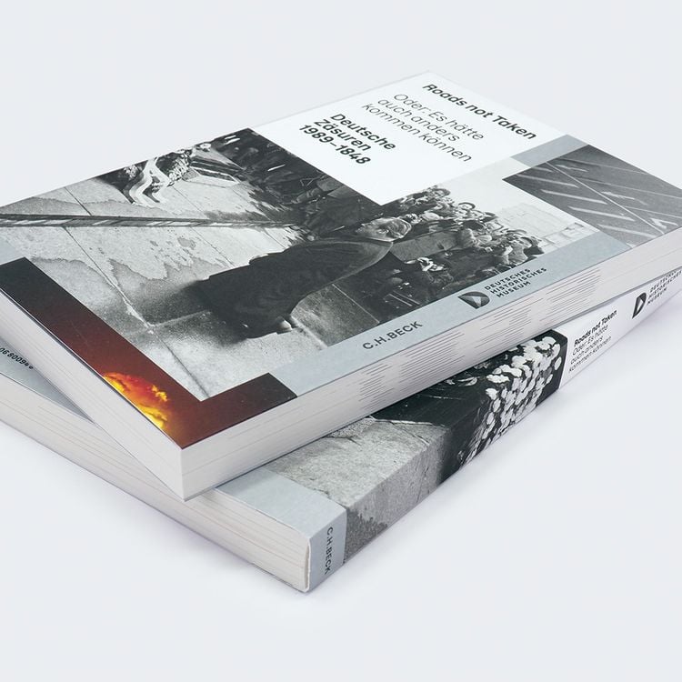Produktbild: Roads not Taken