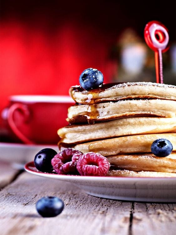 Produktbild: CALVENDO Puzzle Stillleben mit Pfannkuchen und Beeren | 1000 Teile Lege-Gr&ouml;&szlig;e 64x48cm Foto-Puzzle f&uuml;r gl&uuml;ckliche Stunden