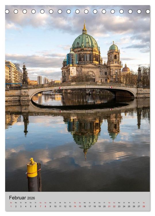 Produktbild: Blicke durch Berlin - Architektur und Atmosph&auml;re (Tischkalender 2026 DIN A5 hoch), CALVENDO Monatskalender