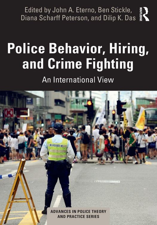 Produktbild: Police Behavior, Hiring, and Crime Fighting