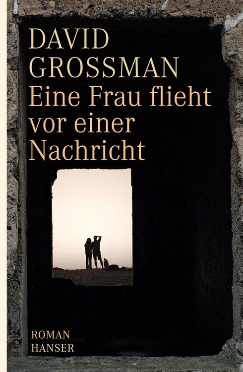 Produktbild: Eine Frau flieht vor einer Nachricht
