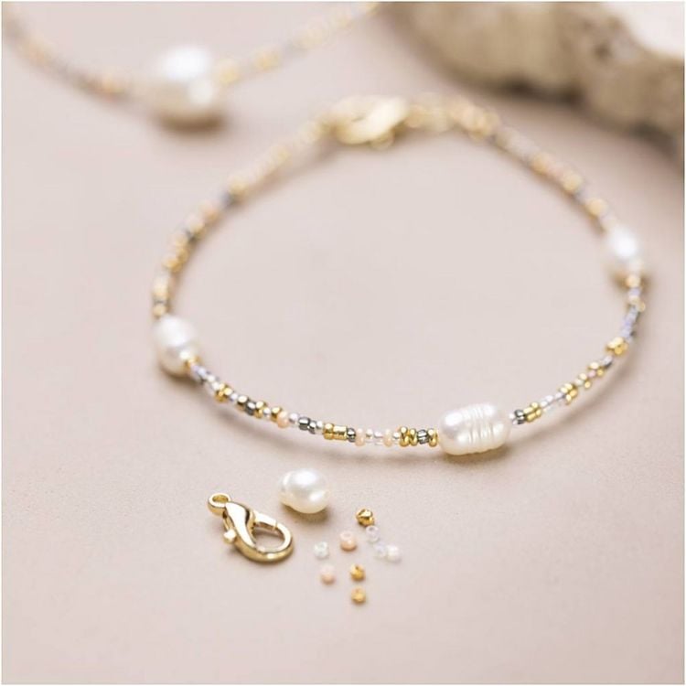 Produktbild: Creativ Company DIY Sets Beads Mini Kreativ Set Schmuck, Armband und Halskette mit Verschluss, Kreativ Box