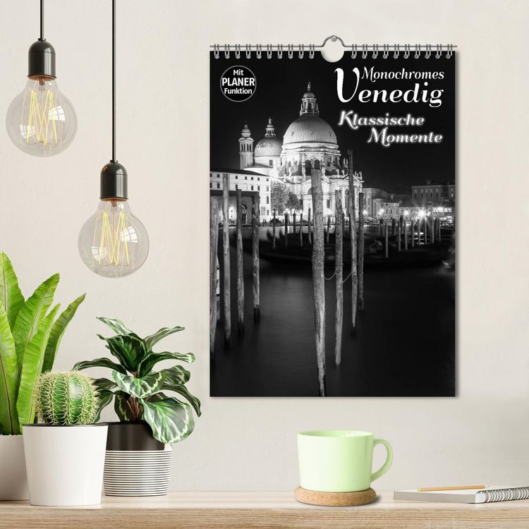 Produktbild: MONOCHROMES VENEDIG Klassische Momente (Wandkalender 2026 DIN A4 hoch), CALVENDO Monatskalender