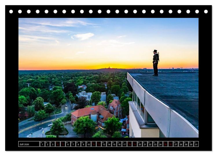 Produktbild: Schornsteinfeger &uuml;ber Berlin 2026 (Tischkalender 2026 DIN A5 quer), CALVENDO Monatskalender