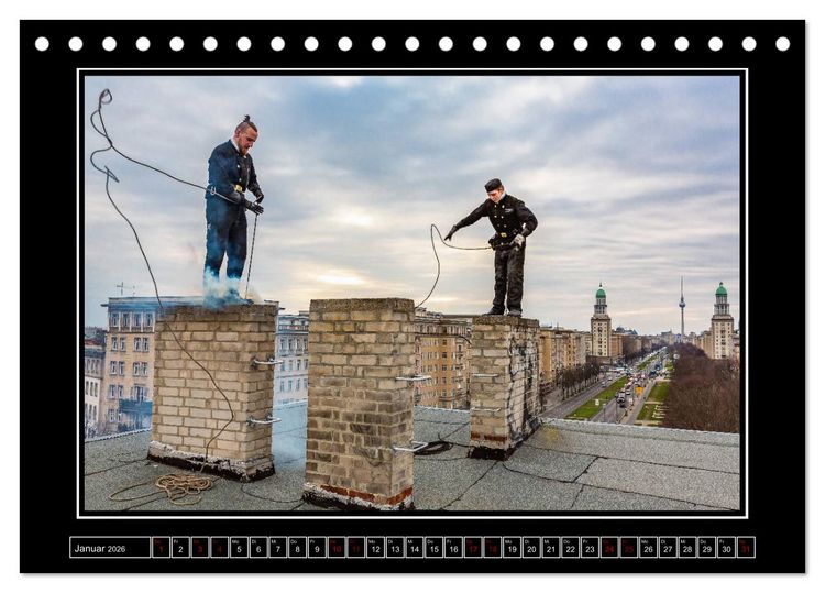 Produktbild: Schornsteinfeger &uuml;ber Berlin - Gl&uuml;cksblicke (Tischkalender 2026 DIN A5 quer), CALVENDO Monatskalender