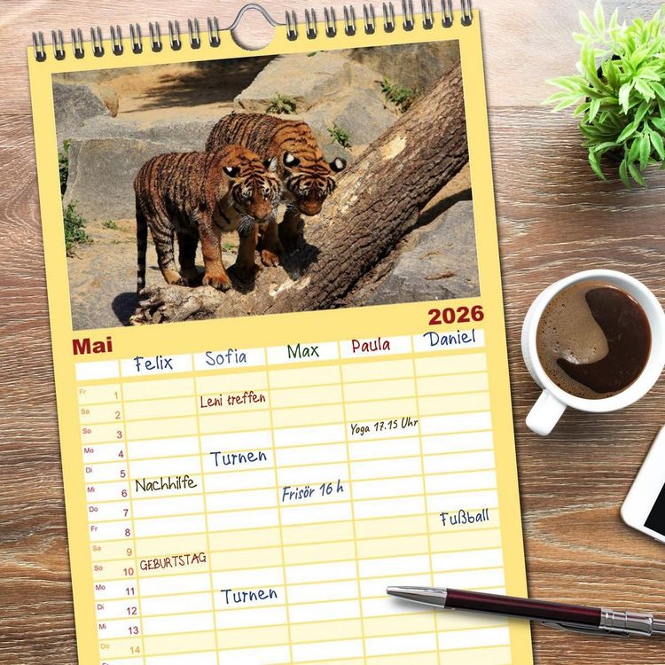 Produktbild: Familienplaner 2026 - Tiger mit 5 Spalten (Wandkalender, 21 x 45 cm) CALVENDO