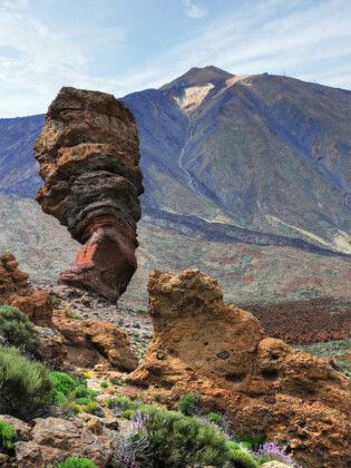 Produktbild: CALVENDO Puzzle Teide Vulkan und Felsengruppe Roques de Grac&iacute;a | 1000 Teile Lege-Gr&ouml;&szlig;e 64x48cm Foto-Puzzle f&uuml;r gl&uuml;ckliche Stunden