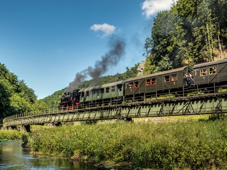 Produktbild: CALVENDO Puzzle Auf der Wiesentbr&uuml;cke bei Behringersm&uuml;hle 1000 Teile Lege-Gr&ouml;&szlig;e 64 x 48 cm Foto-Puzzle Bild von oldshutterhand