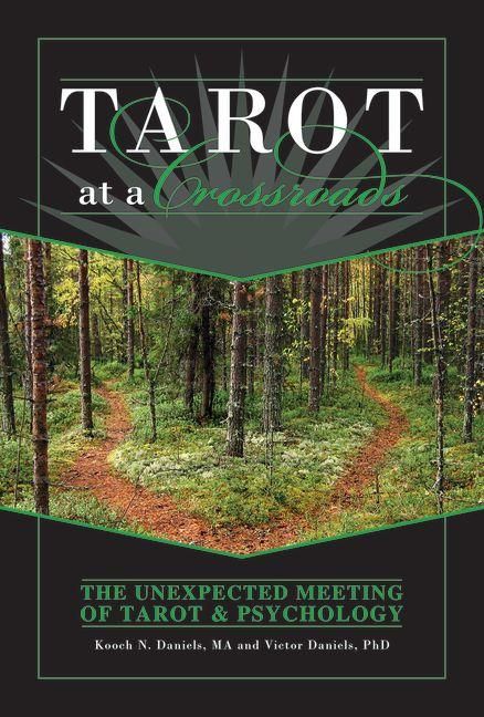 Produktbild: Tarot at a Crossroads