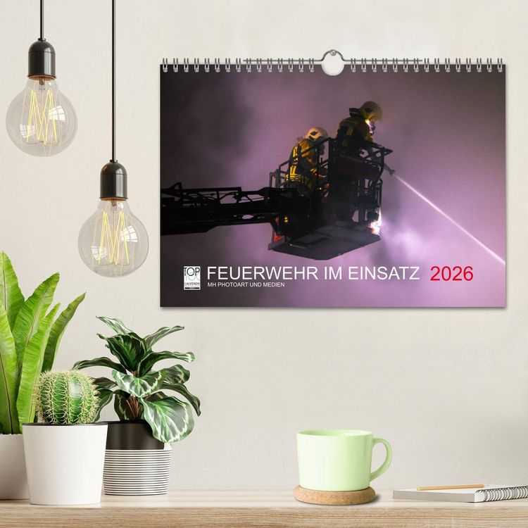 Produktbild: FEUERWEHR IM EINSATZ (Wandkalender 2026 DIN A4 quer), CALVENDO Monatskalender