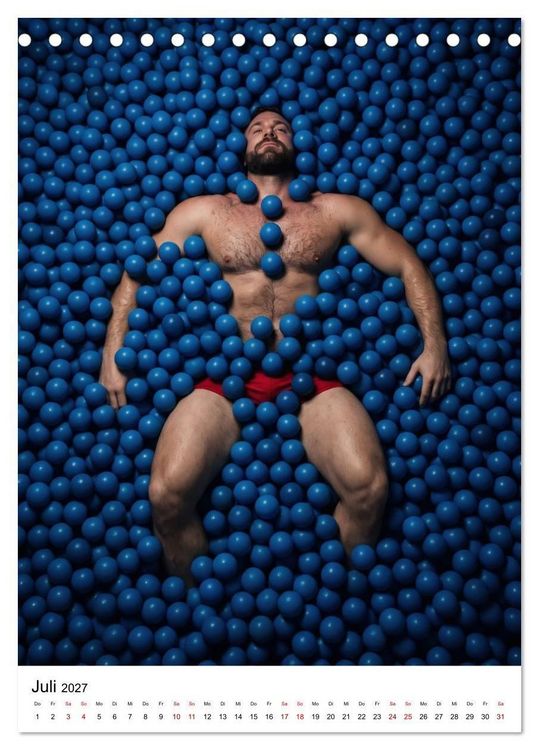 Produktbild: Floating Men - maskuliner K&ouml;rperbau in vollkommener Entspannung (Tischkalender 2027 DIN A5 hoch), CALVENDO Monatskalender