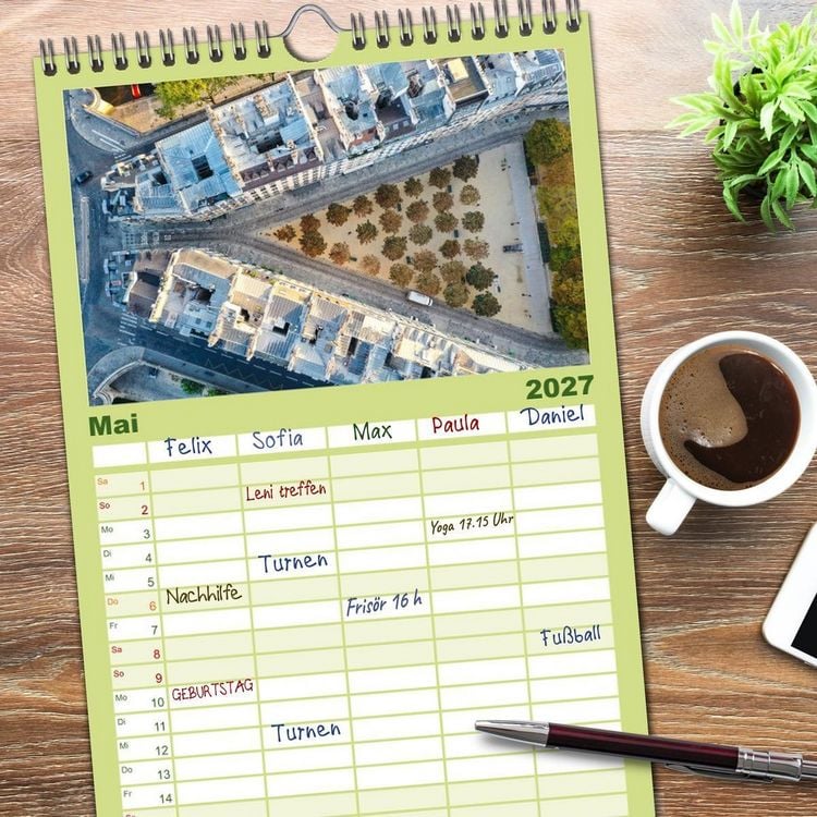 Produktbild: Familienplaner 2027 - Bonjour Paris mit 5 Spalten (Wandkalender, 21 x 45 cm) CALVENDO