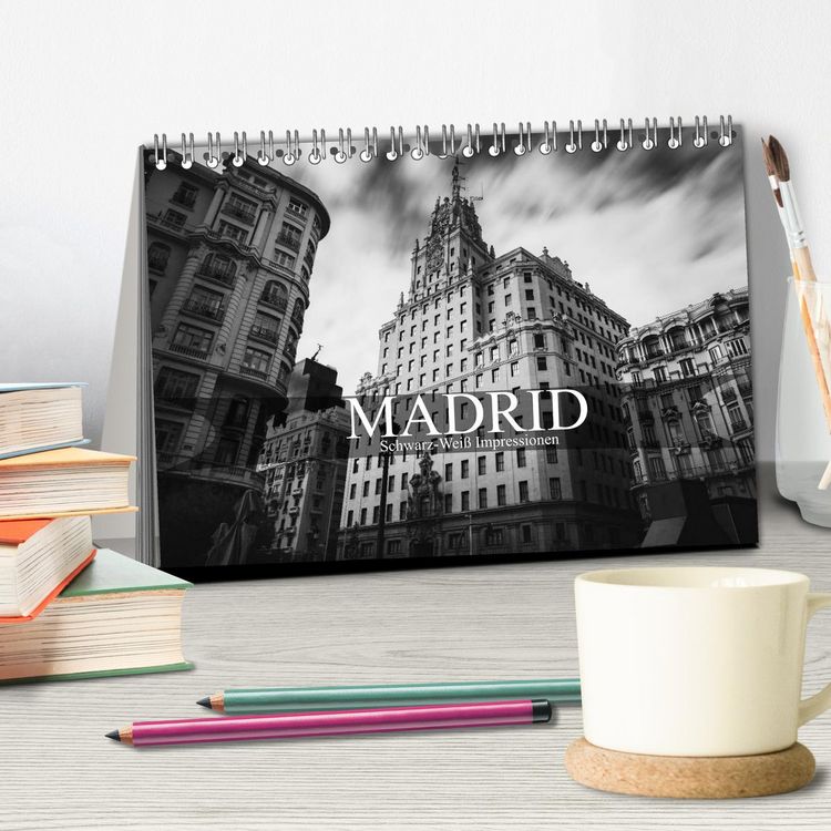 Produktbild: Madrid - Schwarz-Wei&szlig; Impressionen (Tischkalender 2026 DIN A5 quer), CALVENDO Monatskalender