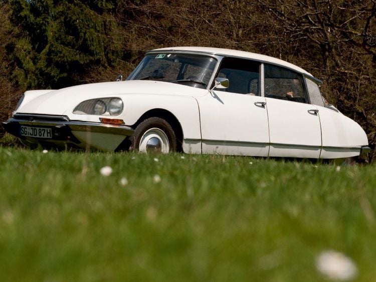 Produktbild: CALVENDO Puzzle Citro&euml;n DS - G&ouml;ttin in wei&szlig; | 1000 Teile Lege-Gr&ouml;&szlig;e 64x48cm Foto-Puzzle f&uuml;r gl&uuml;ckliche Stunden