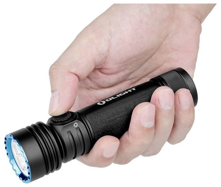Produktbild: OLight Seeker 4 Pro (Matte Black) LED Taschenlampe 4600lm 205g