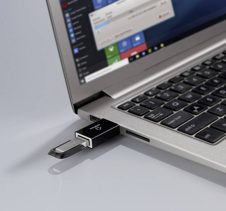 Produktbild: Renkforce USB Datenblocker Adapter [1x USB-A Stecker - 1x USB-A Buchse] RF-6615902