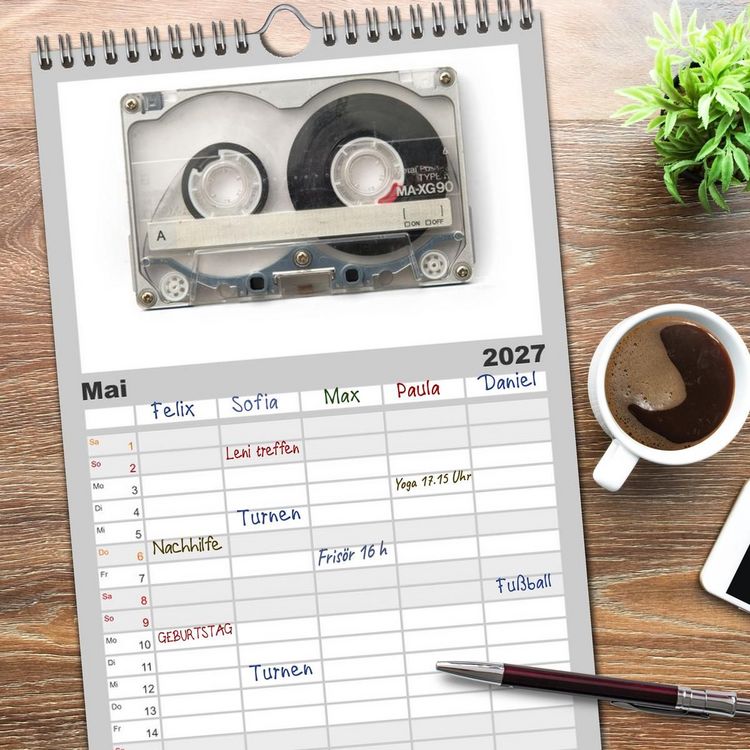 Produktbild: Familienplaner 2027 - Audio Tapes mit 5 Spalten (Wandkalender, 21 x 45 cm) CALVENDO
