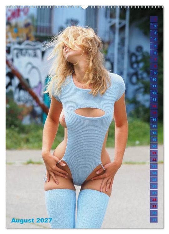 Produktbild: Superheroes Cosplay Girls (hochwertiger Premium Wandkalender 2027 DIN A2 hoch), Kunstdruck in Hochglanz