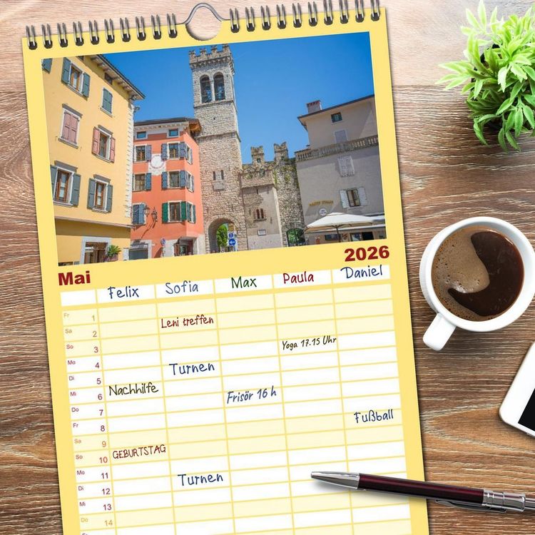 Produktbild: Familienplaner 2026 - Riva del Garda - Am Gardasee ganz im Norden mit 5 Spalten (Wandkalender, 21 x 45 cm) CALVENDO