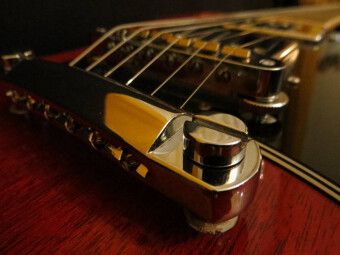 Produktbild: CALVENDO Puzzle Nahaufnahme eines E-Gitarrensteges | 1000 Teile Lege-Gr&ouml;&szlig;e 64x48cm Foto-Puzzle f&uuml;r gl&uuml;ckliche Stunden