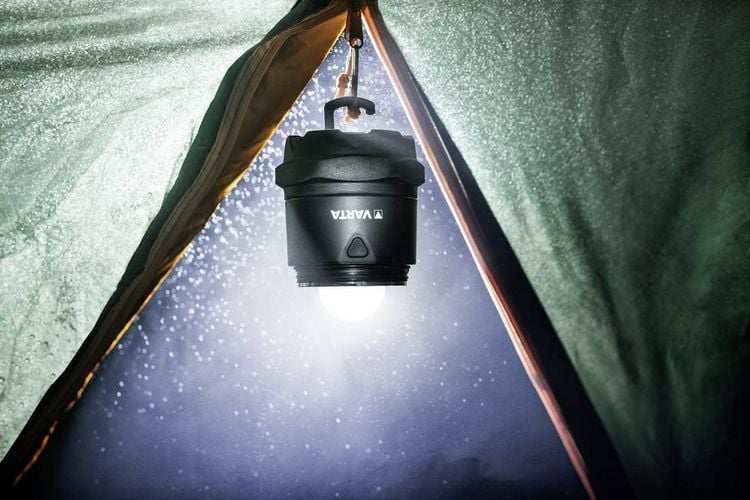 Produktbild: Varta 18761101111 Indestructible L30 Pro LED Camping-Laterne 450 lm batteriebetrieben 623 g Schwarz