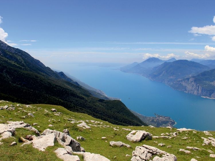 Produktbild: CALVENDO Puzzle Ein Motiv aus dem Kalender N&ouml;rdlicher Gardasee - Die Regionen um Limone und Malcesine | 1000 Teile Lege-Gr&ouml;&szlig;e 64x48cm Foto-Puzzle f&uuml;r gl&uuml;ckliche Stunden