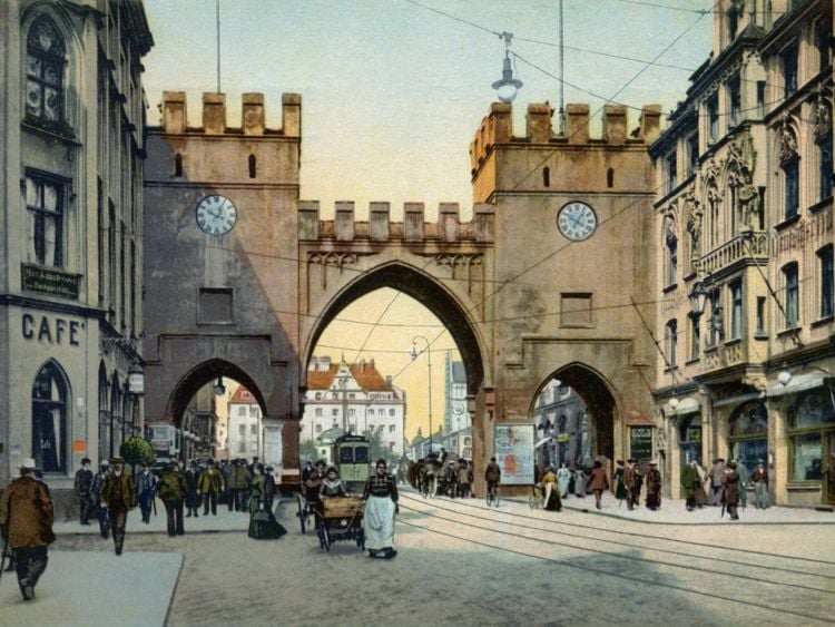 Produktbild: CALVENDO Puzzle Karlstor mit Passanten | 1000 Teile Lege-Gr&ouml;&szlig;e 64x48cm Foto-Puzzle f&uuml;r gl&uuml;ckliche Stunden