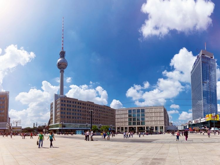 Produktbild: CALVENDO Puzzle Der Alex! - Blick auf den Alexanderplatz und dem Berliner Wahrzeichen, dem Fernsehturm. 1000 Teile Puzzle quer | 1000 Teile Lege-Gr&ouml;&szlig;e 64 &times; 48 cm Foto-Puzzle f&uuml;r gl&uuml;ckliche Stunden