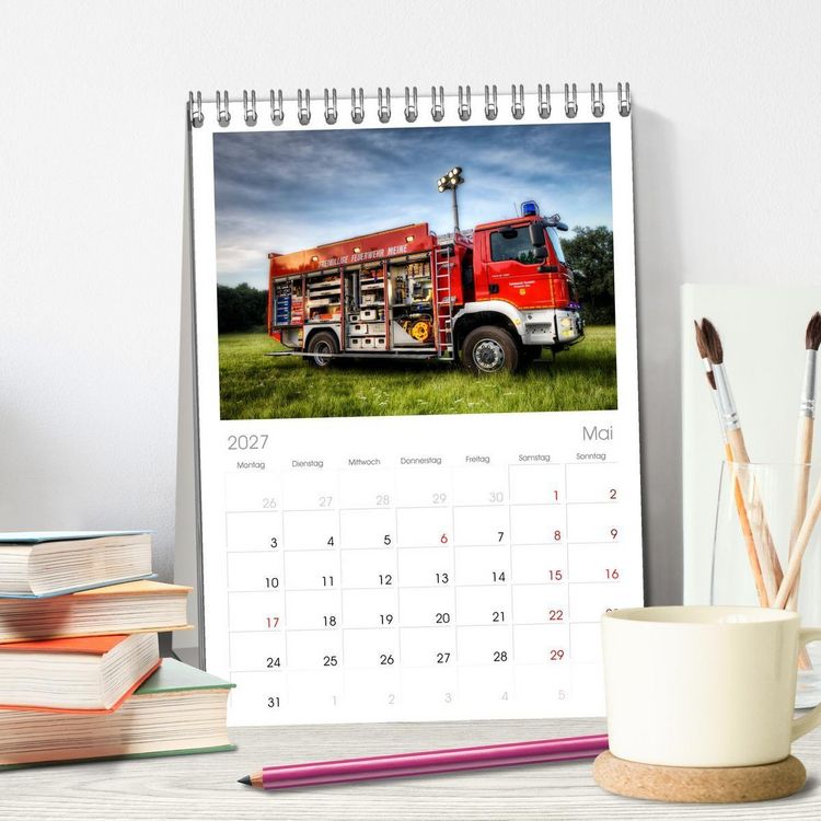 Produktbild: Tischplaner 2027 - Feuerwehr und Rettungsdienst (A5 Tischkalender zum Aufstellen) CALVENDO