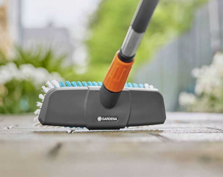 Produktbild: GARDENA Cleansystem 18816-20 Stielb&uuml;rste 27cm
