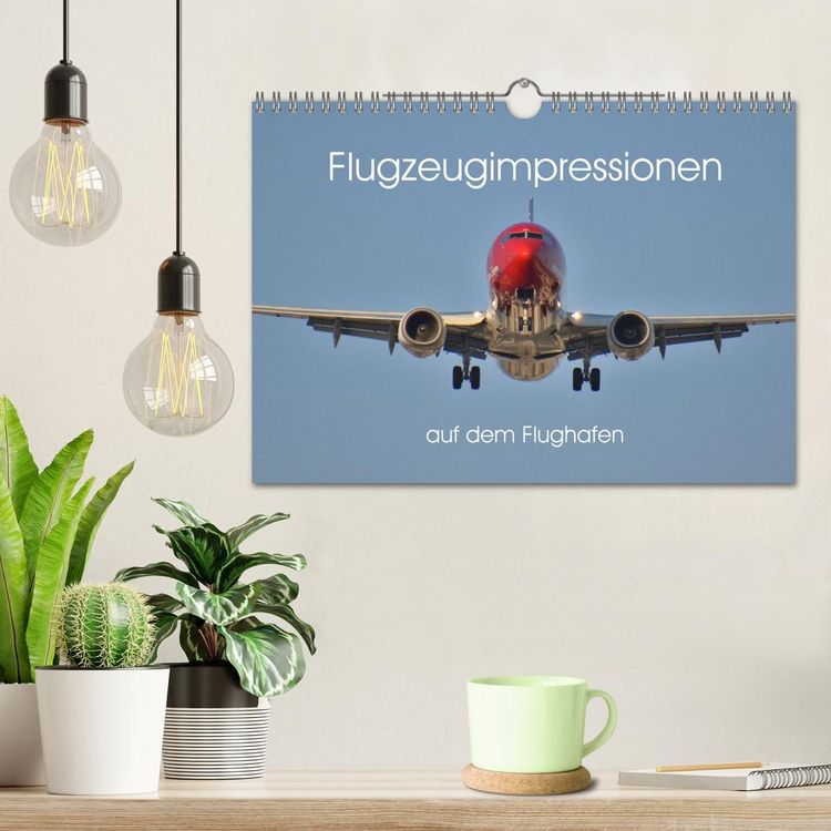Produktbild: Flugzeugimpressionen auf dem Flughafen (Wandkalender 2027 DIN A4 quer), CALVENDO Monatskalender
