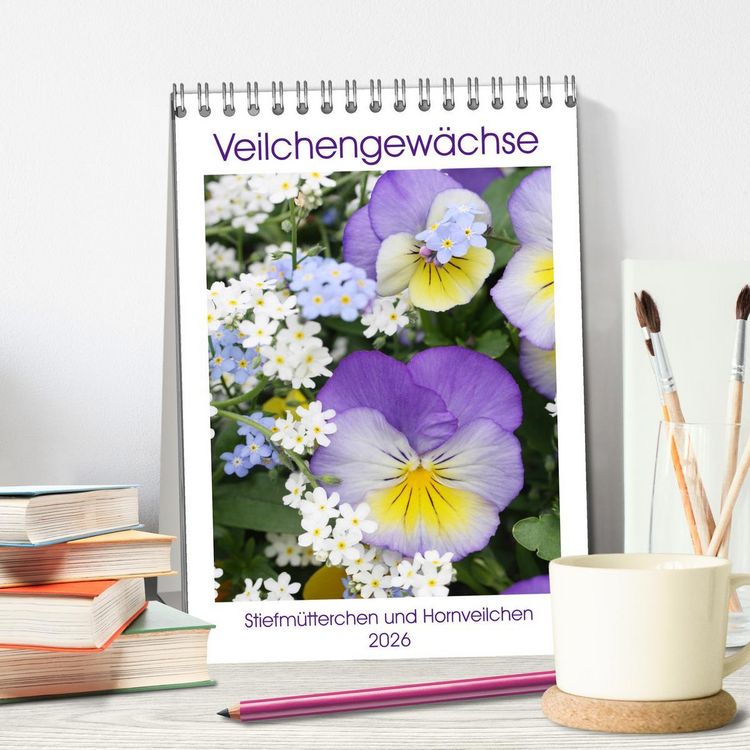 Produktbild: Veilchengew&auml;chse Stiefm&uuml;tterchen und Hornveilchen (Tischkalender 2026 DIN A5 hoch), CALVENDO Monatskalender