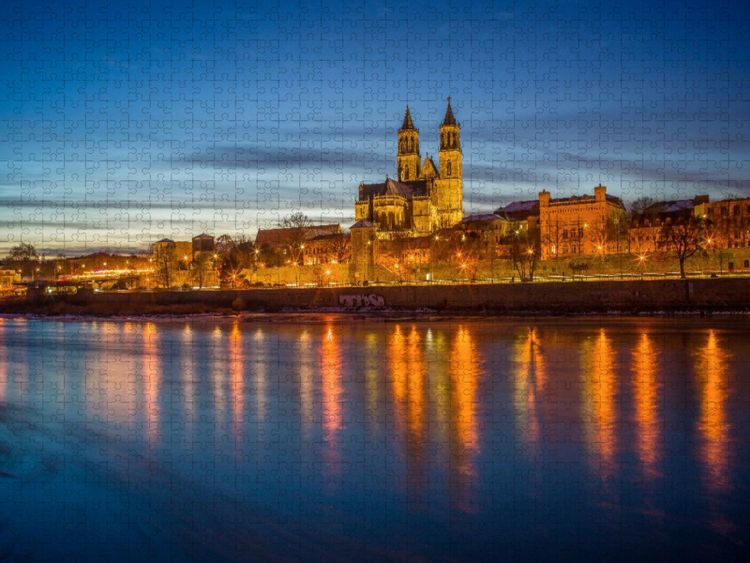 Produktbild: CALVENDO Puzzle Magdeburg und die Elbe bei Nacht | 1000 Teile Lege-Gr&ouml;&szlig;e 64x48cm Foto-Puzzle f&uuml;r gl&uuml;ckliche Stunden