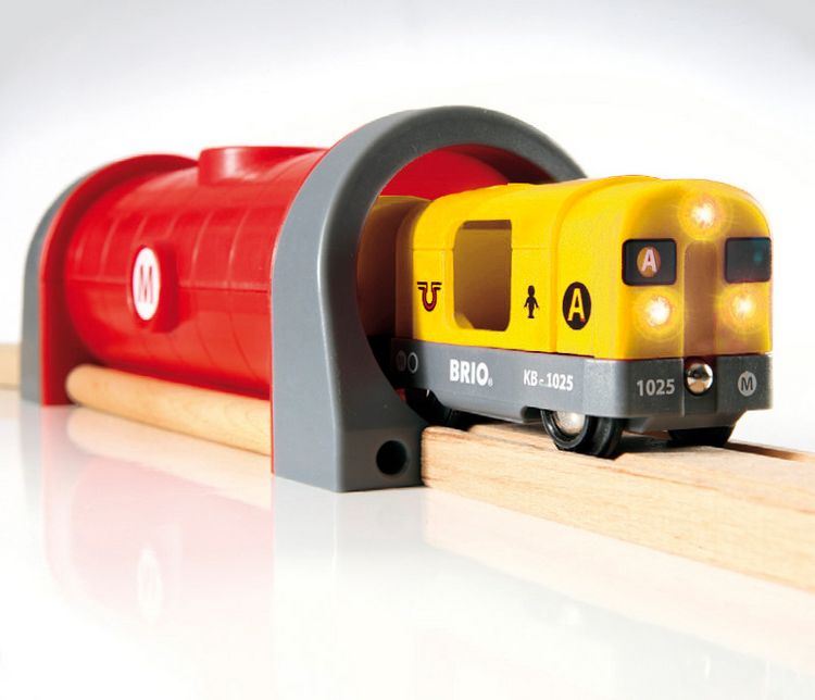 Produktbild: BRIO Strassen & Schienen Bahn Set
