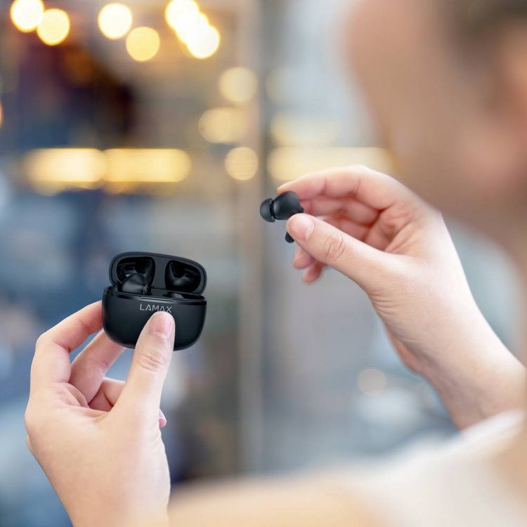 Produktbild: Lamax Clips1 Play In Ear Headset Bluetooth&reg; Stereo Schwarz Batterieladeanzeige, Ladecase, Lautst&auml;rkeregelung, Schwei&szlig;resistent, Touch-Steuerung,