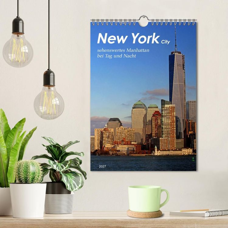 Produktbild: New York - sehenswertes Manhattan bei Tag und Nacht (Wandkalender 2027 DIN A4 hoch), CALVENDO Monatskalender