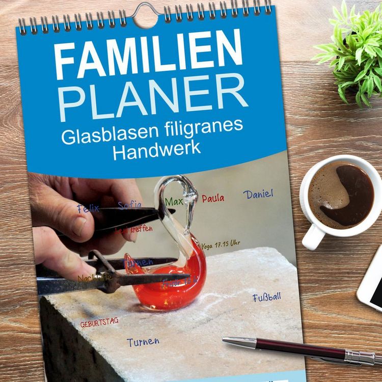 Produktbild: Familienplaner 2026 - Glasblasen filigranes Handwerk mit 5 Spalten (Wandkalender, 21 x 45 cm) CALVENDO
